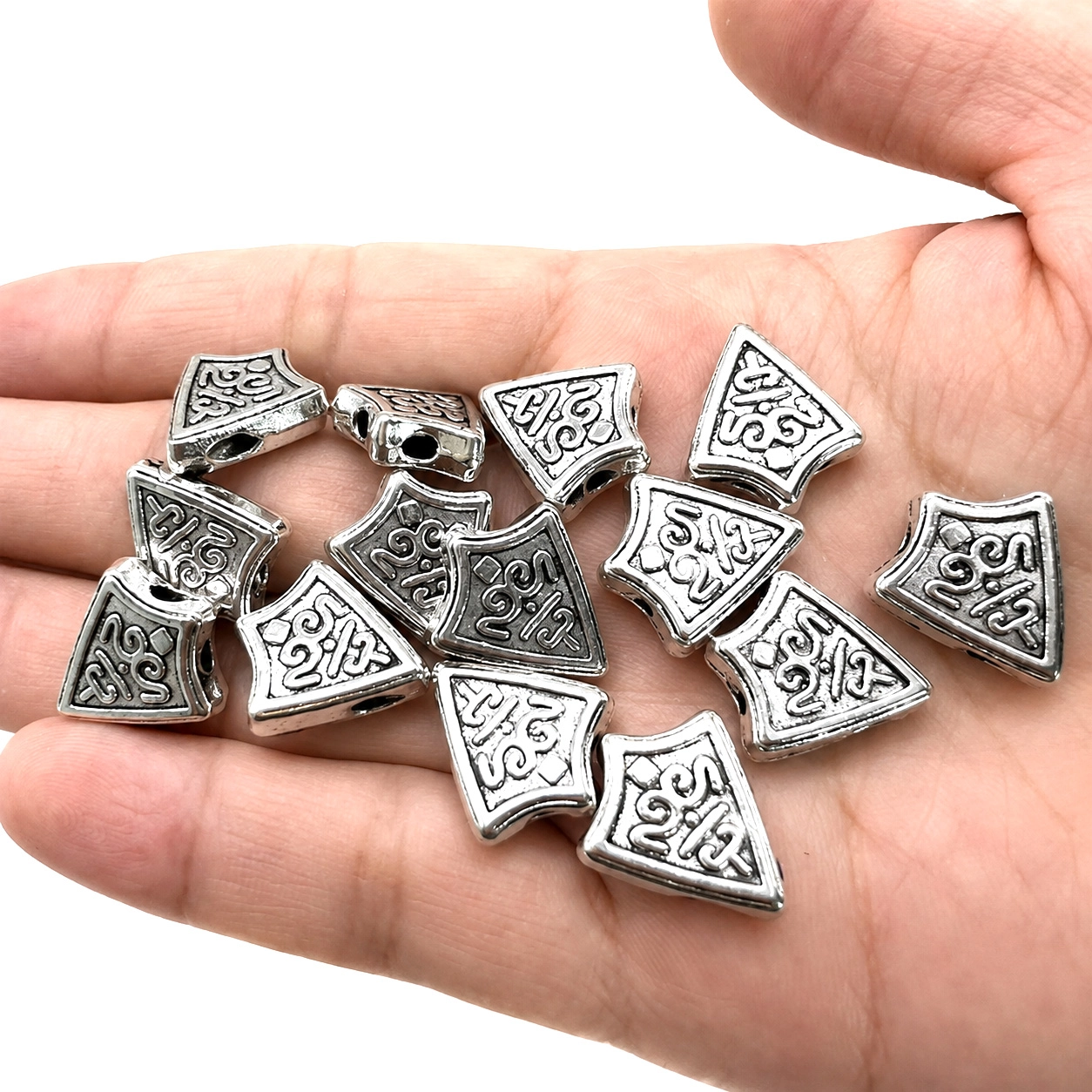 Büyük Boy Tesbih - Anahtarlık Yapımı İçin Metal Ara Aparat Birleştirme Üçgeni